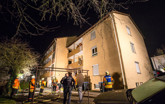 Verpuffung in Wohnung - 1 Verletzter - Bild 17_16