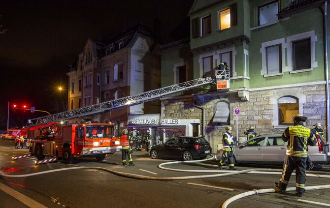 Küchenbrand Stuttgart Ost Mehrfamilienhaus Brand Feuerwehr Feuer_3