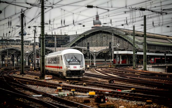 Bahnhof Zug Fernverkehr Deutsche Bahn Symbol_0