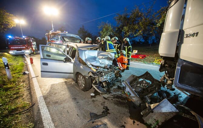 Fotoupdate: Junge Autofahrerin kracht gegen Betonmischer - Fahrzeug_0