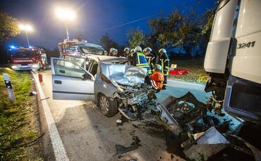 Fotoupdate: Junge Autofahrerin kracht gegen Betonmischer - Fahrzeug_0