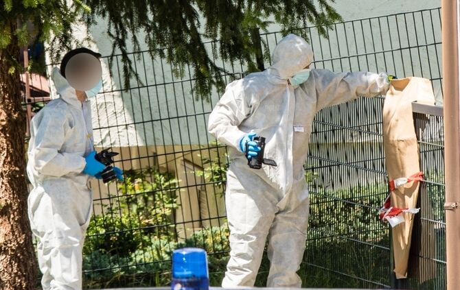 Beziehungstat, Mutter und Tochter ermordert von Exfreund der Mutter, Im Wacholder, Allmersbach-Heutensbach, 21.06.2020.