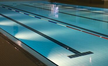 indoor-swimming-pool-735309_640_0