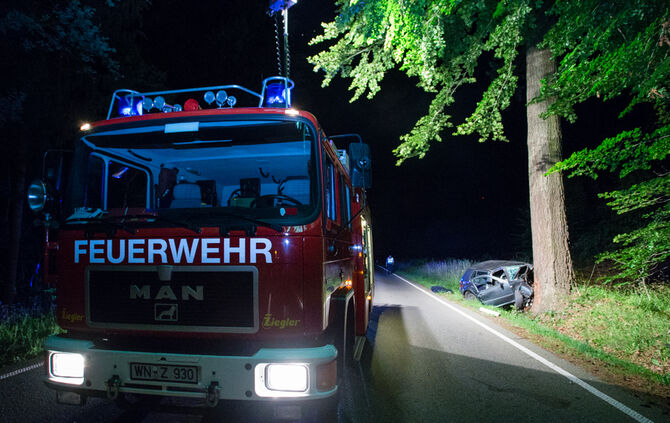 Autofahrer stirbt bei Unfall - Bild 07_8