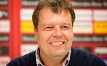 Oliver Schraft bei einer Pressekonferenz