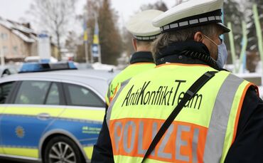 Polizei Antikonfliktteam demo symbol symbolbild symbolfoto
