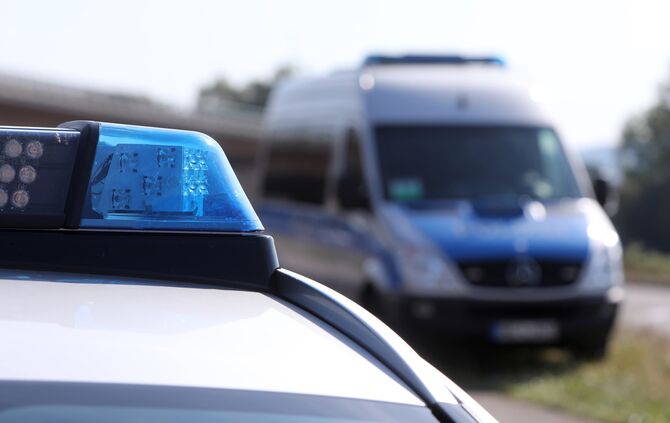 Polizei Streifenwagen Blaulicht Kontrolle symbol symbolbild symbolfoto