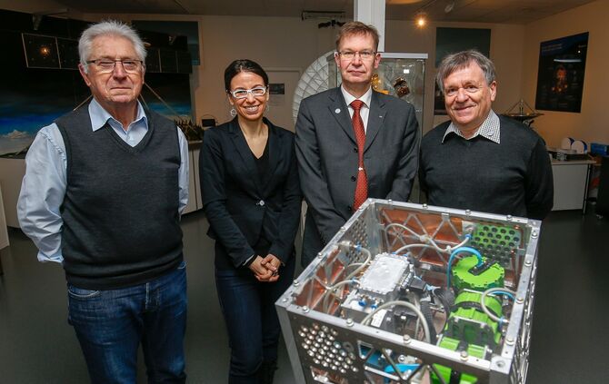 Nanosatelliten DeSK Backnang S-Net_0