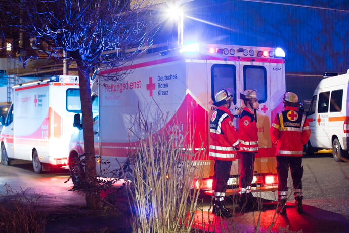 1 Tote bei Wohnhausbrand, Bachstr., Winnenden, 21.12.2020.