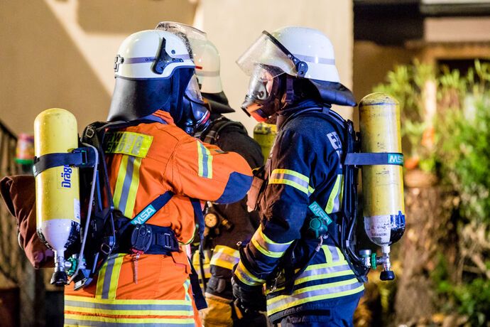 1 Tote bei Wohnhausbrand, Bachstr., Winnenden, 21.12.2020.