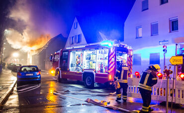 1 Tote bei Wohnhausbrand, Bachstr., Winnenden, 21.12.2020.