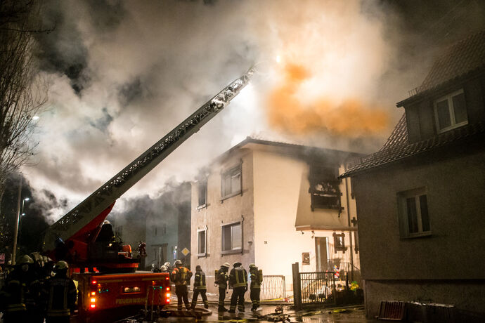 1 Tote bei Wohnhausbrand, Bachstr., Winnenden, 21.12.2020.