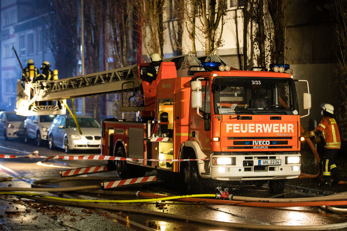 1 Tote bei Wohnhausbrand, Bachstr., Winnenden, 21.12.2020.