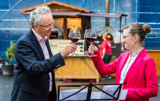 OB Hesky und Weinprinzessin Off eröffnen das 5. Waiblinger Weinfest, 31.08.2018.
