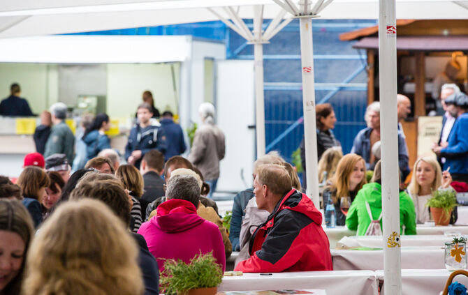 5. Weinfest eröffnet - Bild 15_21