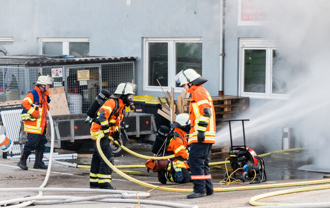 Brand in Lagerhalle_17