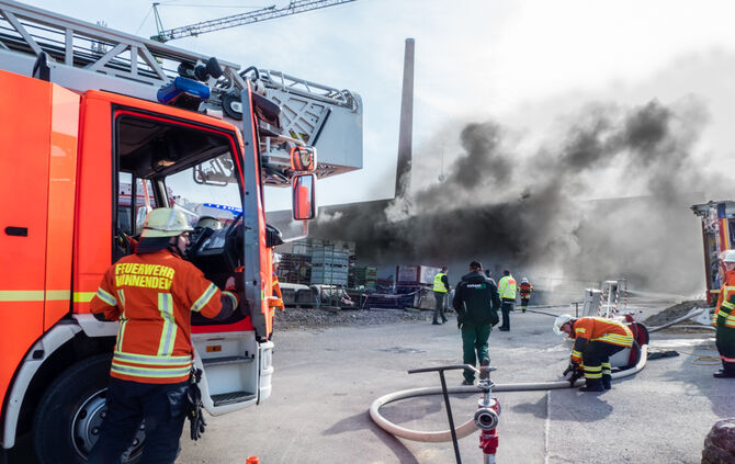 Brand in Firma, Leutenbach, anfangs war Winnenden gedacht, Rems-Murr-Kreis, 01.03.2018.