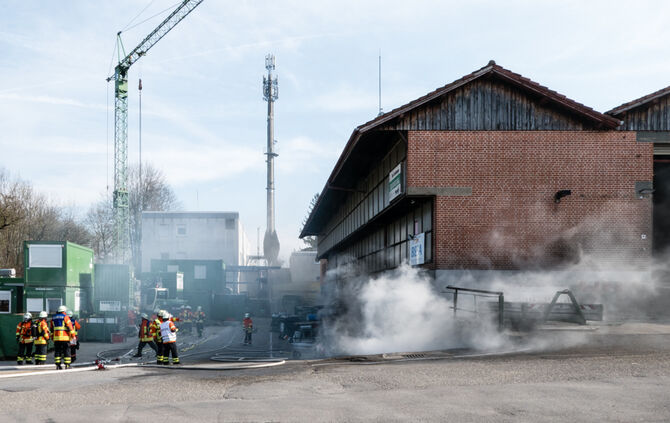 Brand in Lagerhalle_24