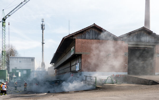 Brand in Lagerhalle_25