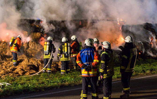 Strohballenlager-Brand_20