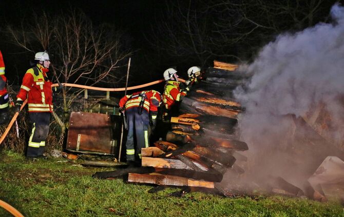 Holzstapelbrand Remshalden_4