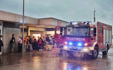 Reisende stranden, Keller laufen voll_0