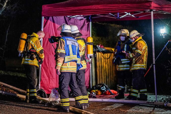 Murrhardt-Kirchenkirnberg: Gebaeudebrand - Bewohner koennen sich rechtzeitig retten