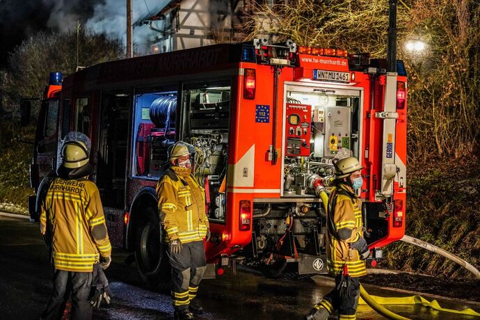 Murrhardt-Kirchenkirnberg: Gebaeudebrand - Bewohner koennen sich rechtzeitig retten