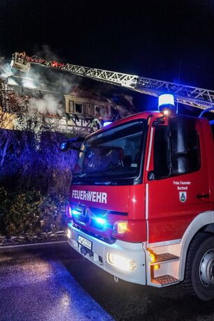 Murrhardt-Kirchenkirnberg: Gebaeudebrand - Bewohner koennen sich rechtzeitig retten