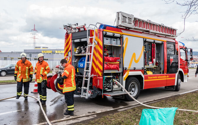 Einsatz wegen Autobrand - Bild 10_3