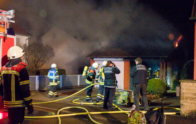 Schuppenbrand durch falsch angeschlossene Gasflasche an Heizung, Korb, 19.12.2018.