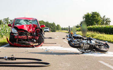 Erneut schwerer Motorradunfall - Bild 13_14