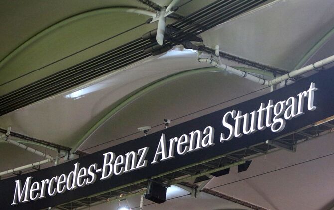 Mercedes-Benz Arena_0