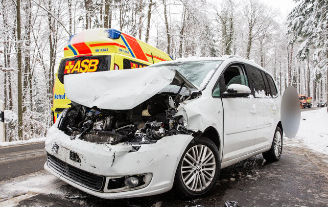 Unfall L1120 auf der Landesstraße L1120 zwischen Berglnen-Stöckenhof und Berglnen-Stöckenhof