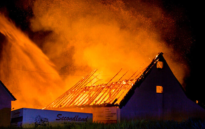 Großbrand im Frühmeßhof - Bild 28_27