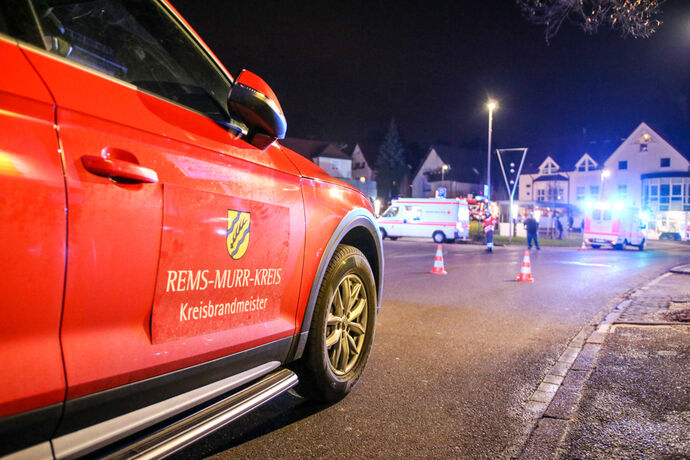 Brand in Lichtschacht / Keller, Hauptstr., Plüderhausen, 14.01.2021.