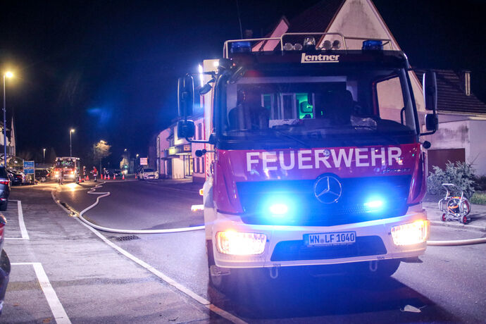 Brand in Lichtschacht / Keller, Hauptstr., Plüderhausen, 14.01.2021.