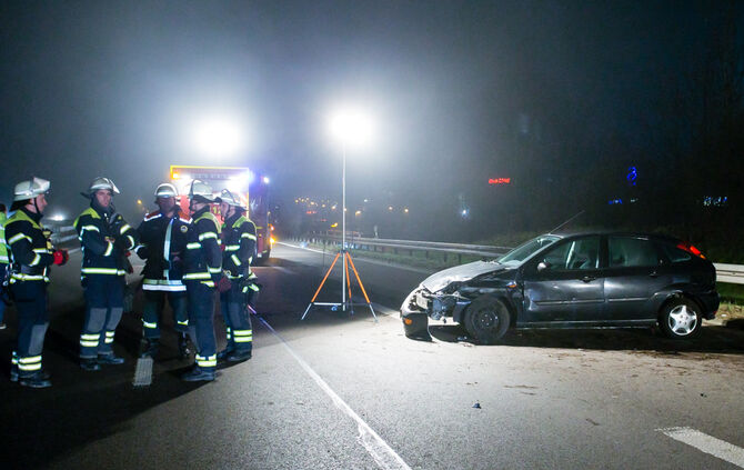 Frau in Lebensgefahr nach Unfall auf B 29 - Bild 04_3