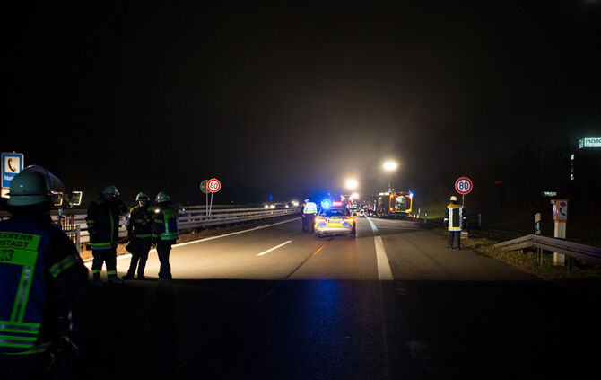 Frau in Lebensgefahr nach Unfall auf B 29 - Bild 01_9