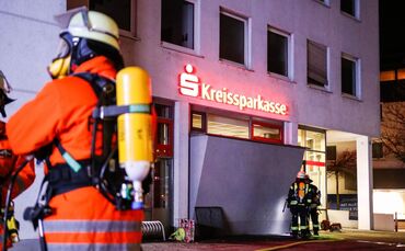 Brand in Lichtschacht / Keller, Hauptstr., Plüderhausen, 14.01.2021.