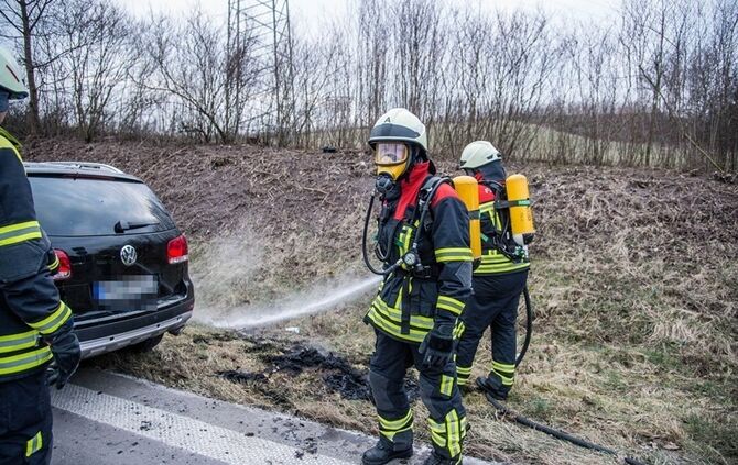Korb - Brand einer Autobatterie in der B14 Auffahrt Korb_4