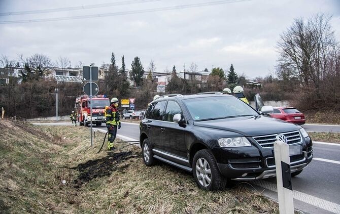 Korb - Brand einer Autobatterie in der B14 Auffahrt Korb_5