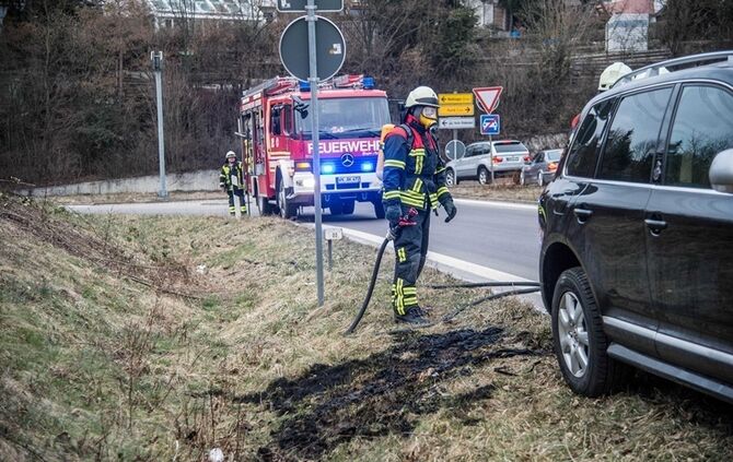 Korb - Brand einer Autobatterie in der B14 Auffahrt Korb_7