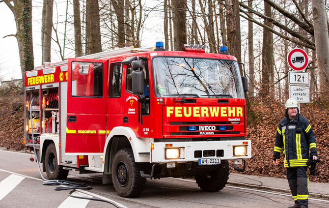Autos nach Unfall in Flammen - Bild 20_1