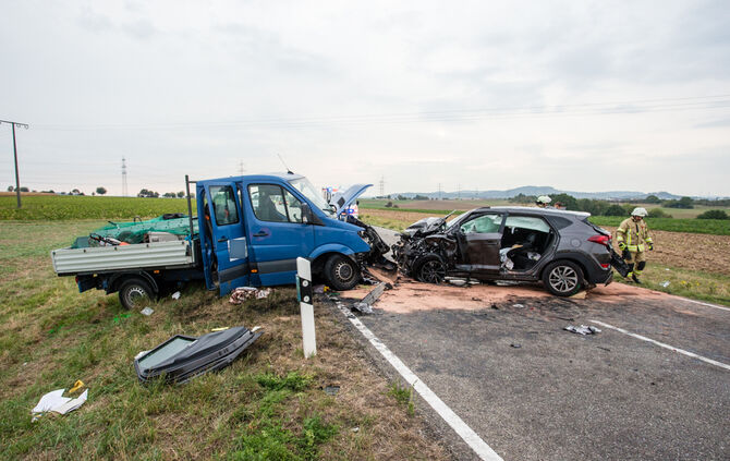 Schwerer Unfall zwischen Waiblingen-Hohenacker und Neckarrems._3