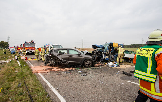 Schwerer Unfall zwischen Waiblingen-Hohenacker und Neckarrems._10