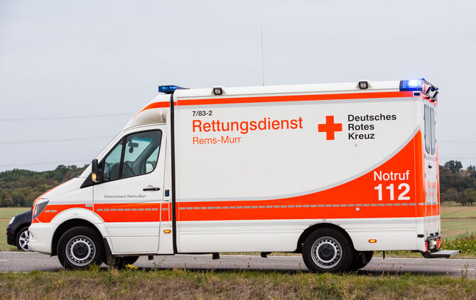 Schwerer Unfall zwischen Waiblingen-Hohenacker und Neckarrems._26