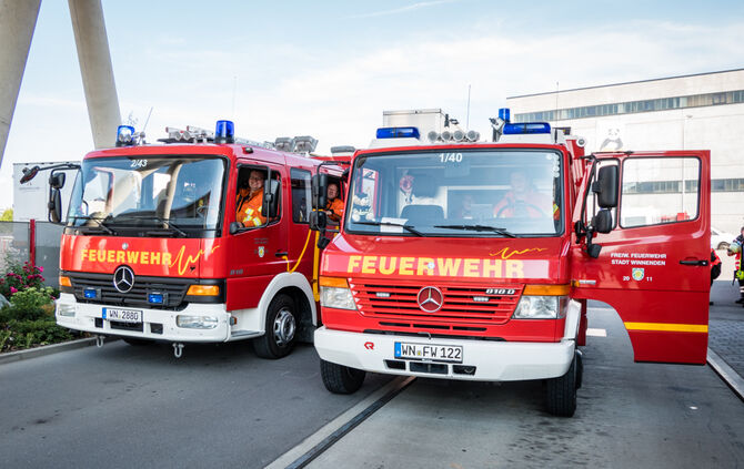 Grosseinsatz der Feuerwehr, brennen 300 t Papierabfall, Winnenden, Rems-Murr-Kreis, 06.08.2018.