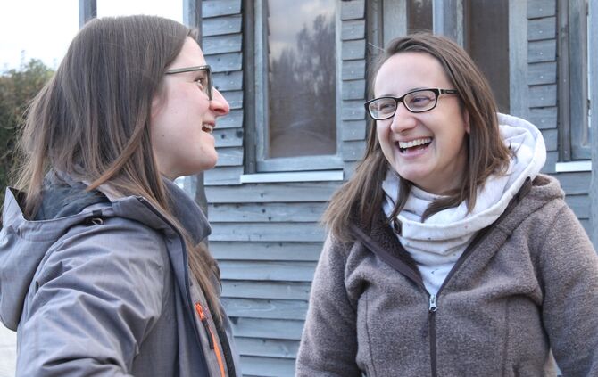 Tiny house indiviva Madeleine Krenzlin (rechts) und Natascha Jordan