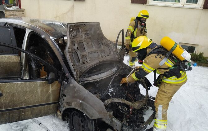 Brennendes Auto Stetten